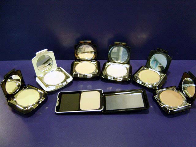 Wet / Dey Powder Foundation