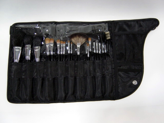 echo 19 pcs Brush Set with Wallet;